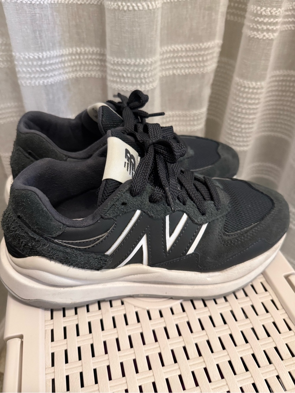 Women’s Size 7.5 New Balance 57/40